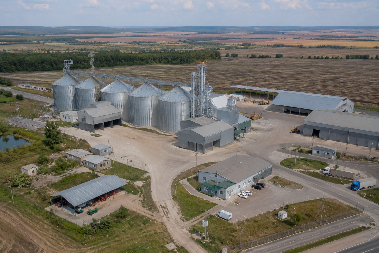 Елеватор і зерносушарка агропідприємства, де працює накопичувач енергії ESS